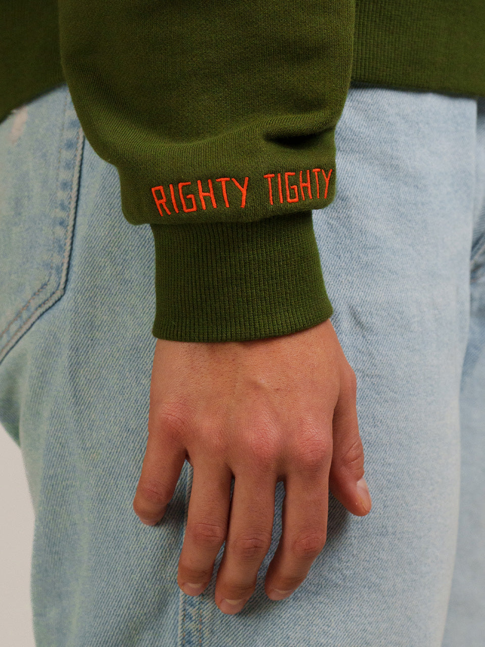 LEFTY LOOSEY, RIGHTY TIGHTY CREWNECK – Yetch Studio